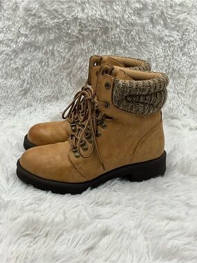 Altar'd State Boots Size 8.5 Tan Lace-Up Combat Hiking Boots Knit Collar